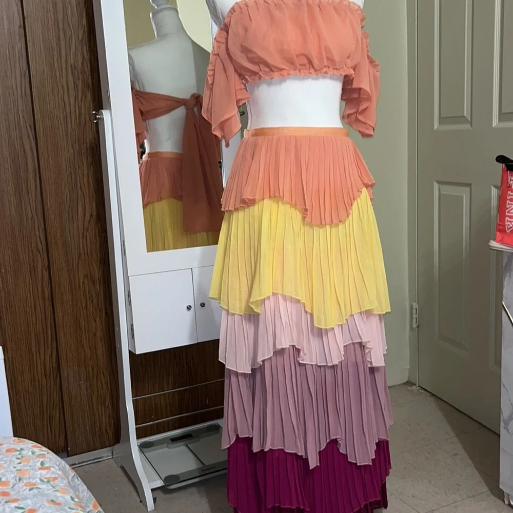 Two Piece beautiful flowy set - Picture 1 of 11